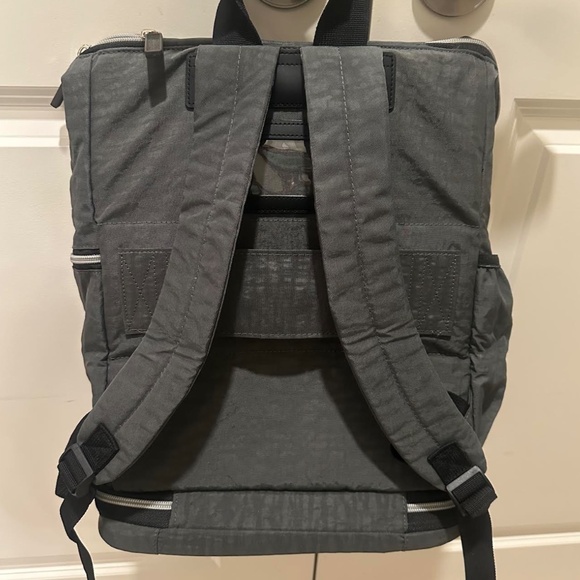 Biaggi Zipsak Backpack on the Go - Picture 4 of 8